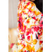 Легкое платье с расклешенными рукавами и вырезом с запaхом на спине (красные цветы)